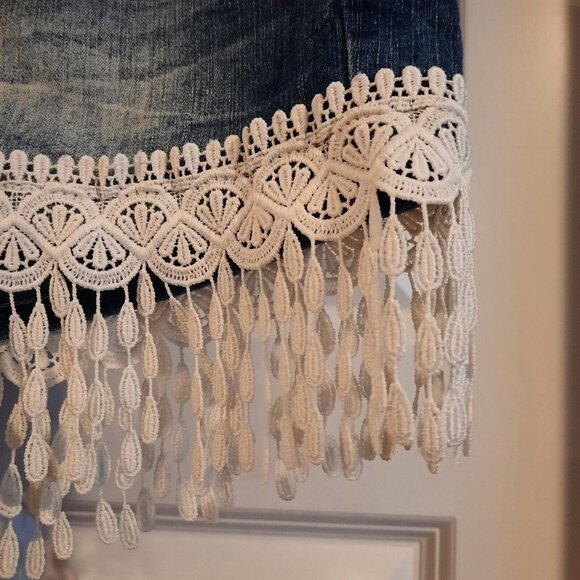 L.E.I. Shorts Womens 9 Denim Jean Camo Crochet Lace Hippie Boho Festival Vtg Y2K - Picture 3 of 11